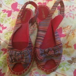 Peep toe bow sandals